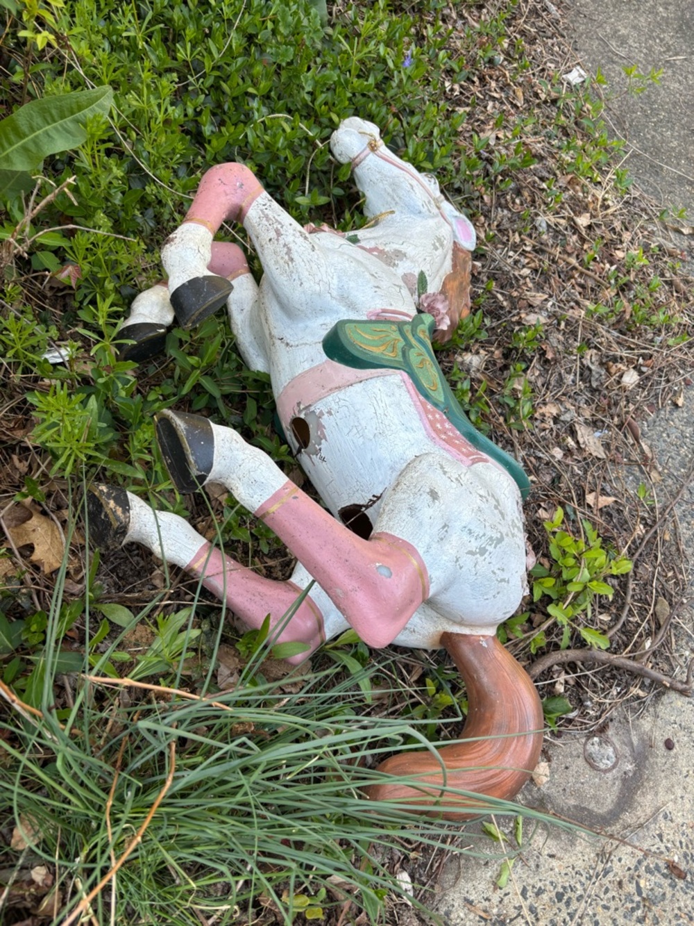 Source Unknown White and Pink Vintage Carousel Horse Decoration